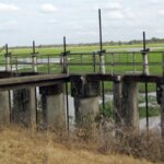 Mavil Aru sluice under pressure as floodwaters rise, warning from Irrigation Dept.
