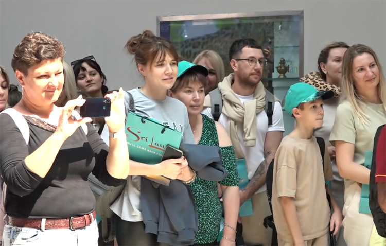 Record 223,000 Tourists Arrive in 2026