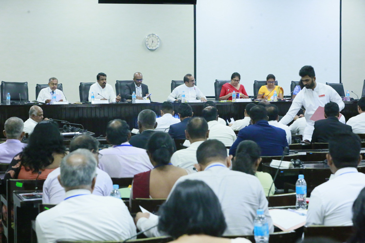 New Proposal Seeks EPF and ETF Benefits for Private Bus and App-Based Transport Workers