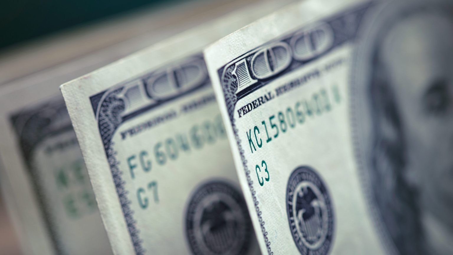 Sri Lanka Permits Select Sectors to Conduct Fuel Transactions in US Dollars